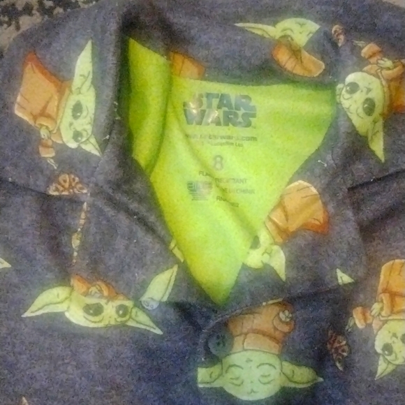 Like new boys 2 piece Star Wars Baby Yoda fleece PJS - 8 - Picture 2 of 4
